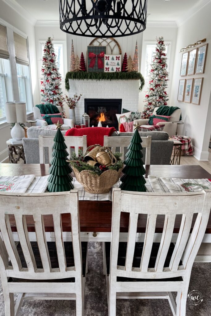 Classic red and green Christmas decorating ideas